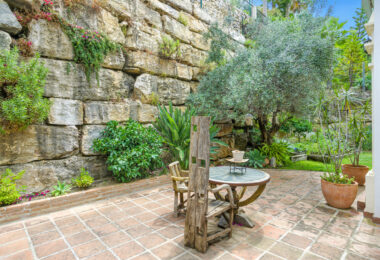 Beautiful, south west facing, two bedroom Villa located in the tranquil hills of the Sierra Blanca Country Club