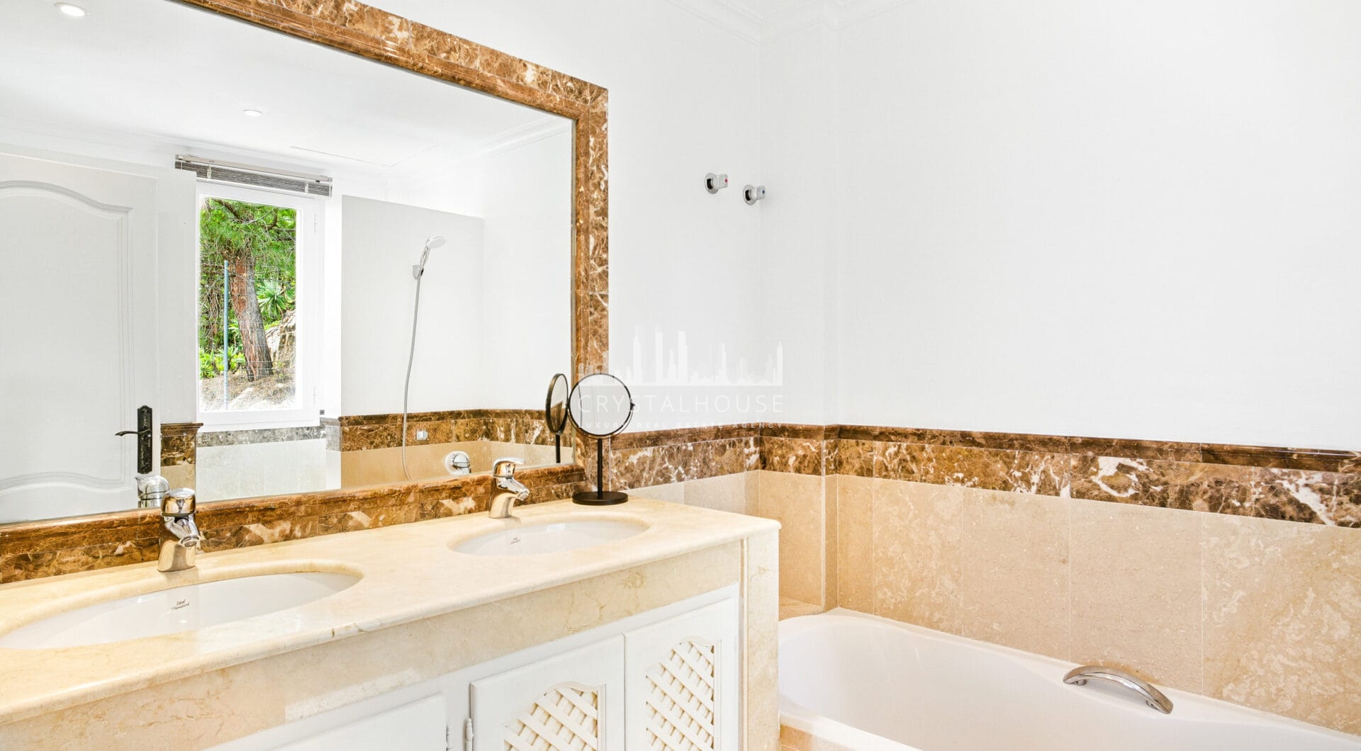 Beautiful, south west facing, two bedroom Villa located in the tranquil hills of the Sierra Blanca Country Club