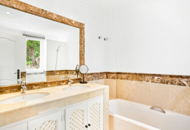 Beautiful, south west facing, two bedroom Villa located in the tranquil hills of the Sierra Blanca Country Club
