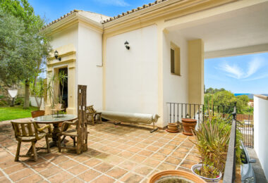 Beautiful, south west facing, two bedroom Villa located in the tranquil hills of the Sierra Blanca Country Club