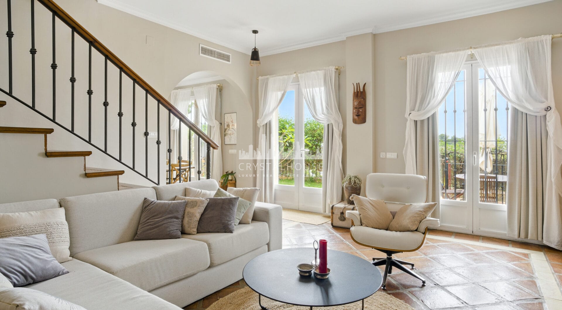 Beautiful, south west facing, two bedroom Villa located in the tranquil hills of the Sierra Blanca Country Club