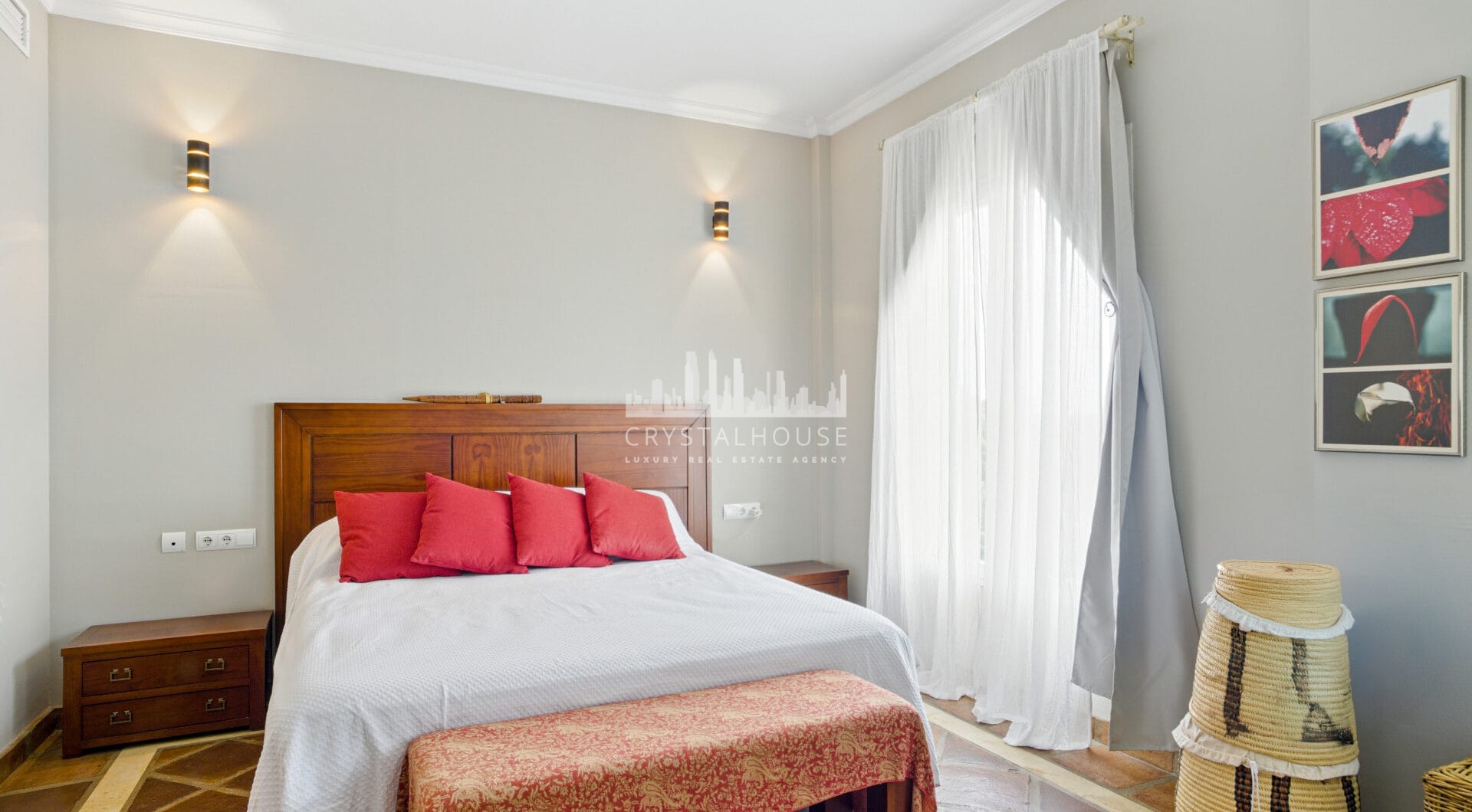 Beautiful, south west facing, two bedroom Villa located in the tranquil hills of the Sierra Blanca Country Club
