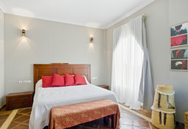 Beautiful, south west facing, two bedroom Villa located in the tranquil hills of the Sierra Blanca Country Club