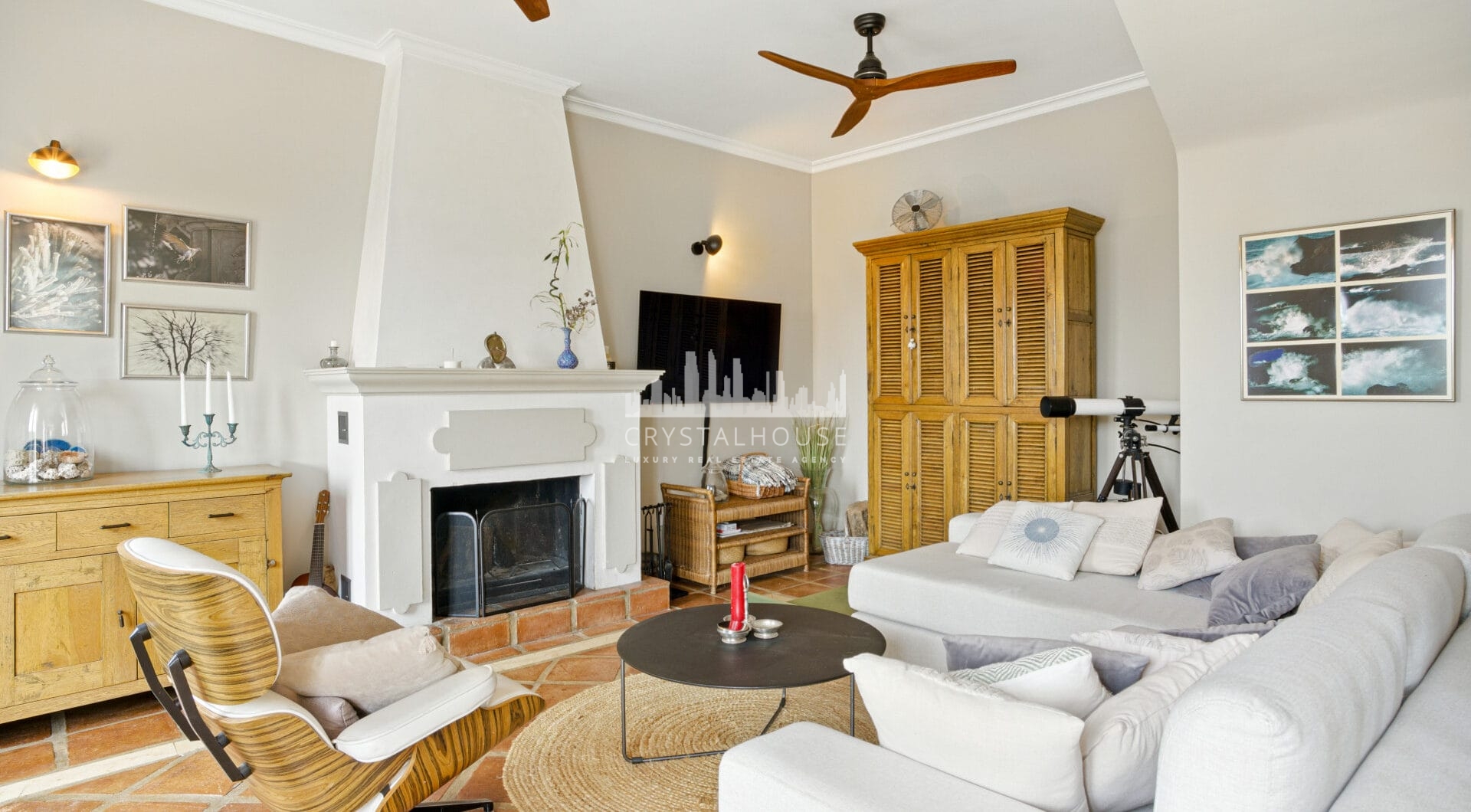 Beautiful, south west facing, two bedroom Villa located in the tranquil hills of the Sierra Blanca Country Club