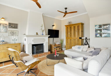 Beautiful, south west facing, two bedroom Villa located in the tranquil hills of the Sierra Blanca Country Club