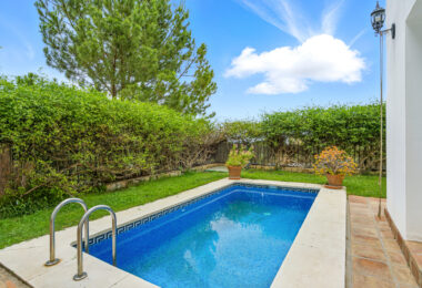 Beautiful, south west facing, two bedroom Villa located in the tranquil hills of the Sierra Blanca Country Club