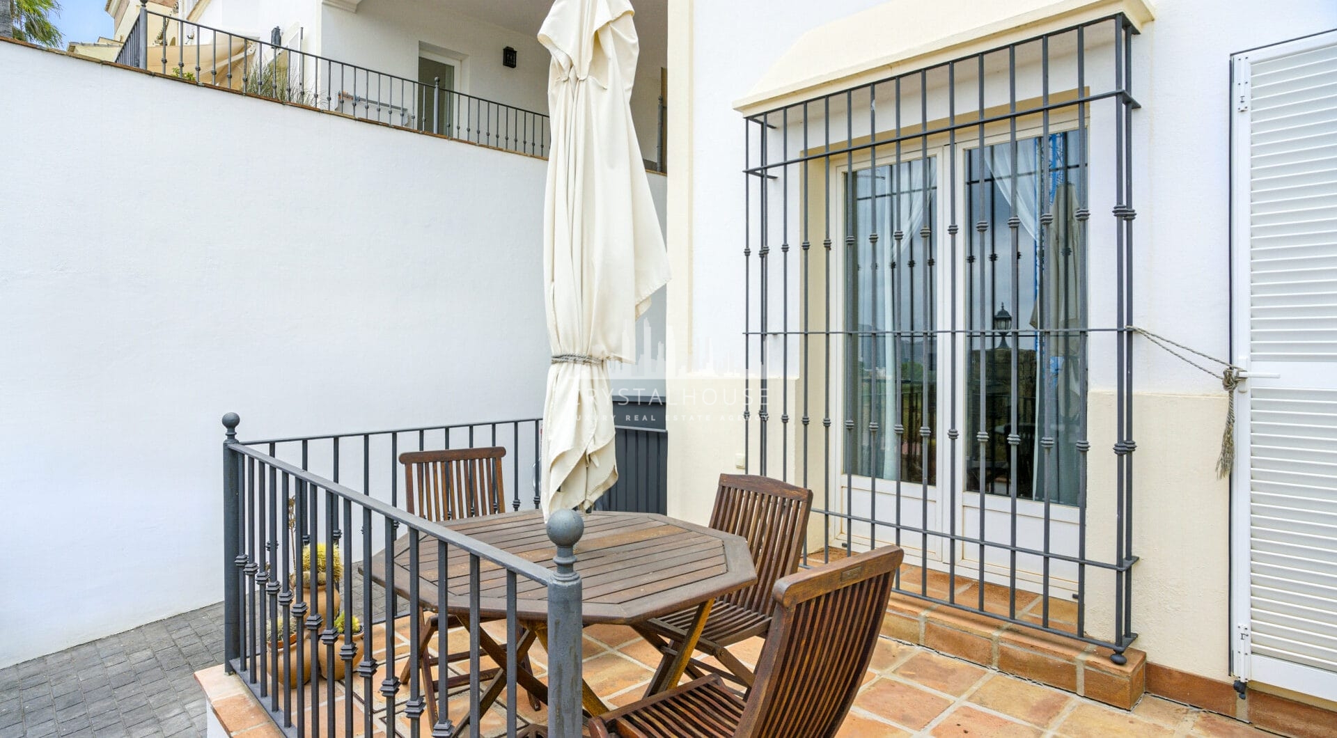 Beautiful, south west facing, two bedroom Villa located in the tranquil hills of the Sierra Blanca Country Club