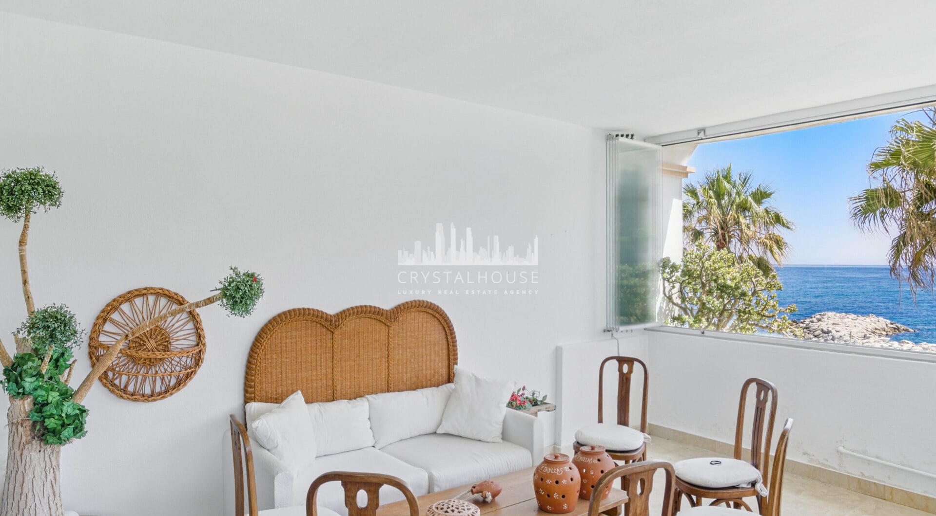 Exclusive Beachfront Two-Bedroom South-Facing Apartment with Sea Views in La Herradura, Marbella