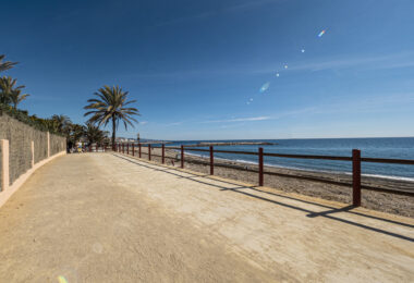 Exclusive Beachfront Two-Bedroom South-Facing Apartment with Sea Views in La Herradura, Marbella