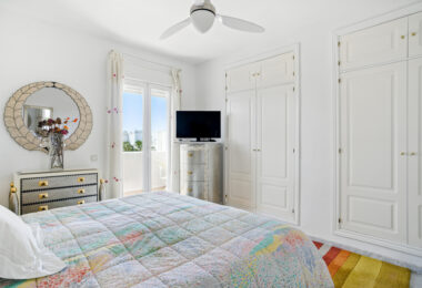Impressive three bedroom, south facing duplex penthouse in the well-known and gated community Marbella Real