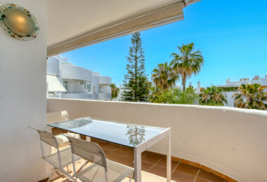 Impressive three bedroom, south facing duplex penthouse in the well-known and gated community Marbella Real