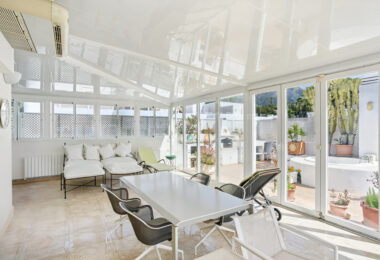 Impressive three bedroom, south facing duplex penthouse in the well-known and gated community Marbella Real