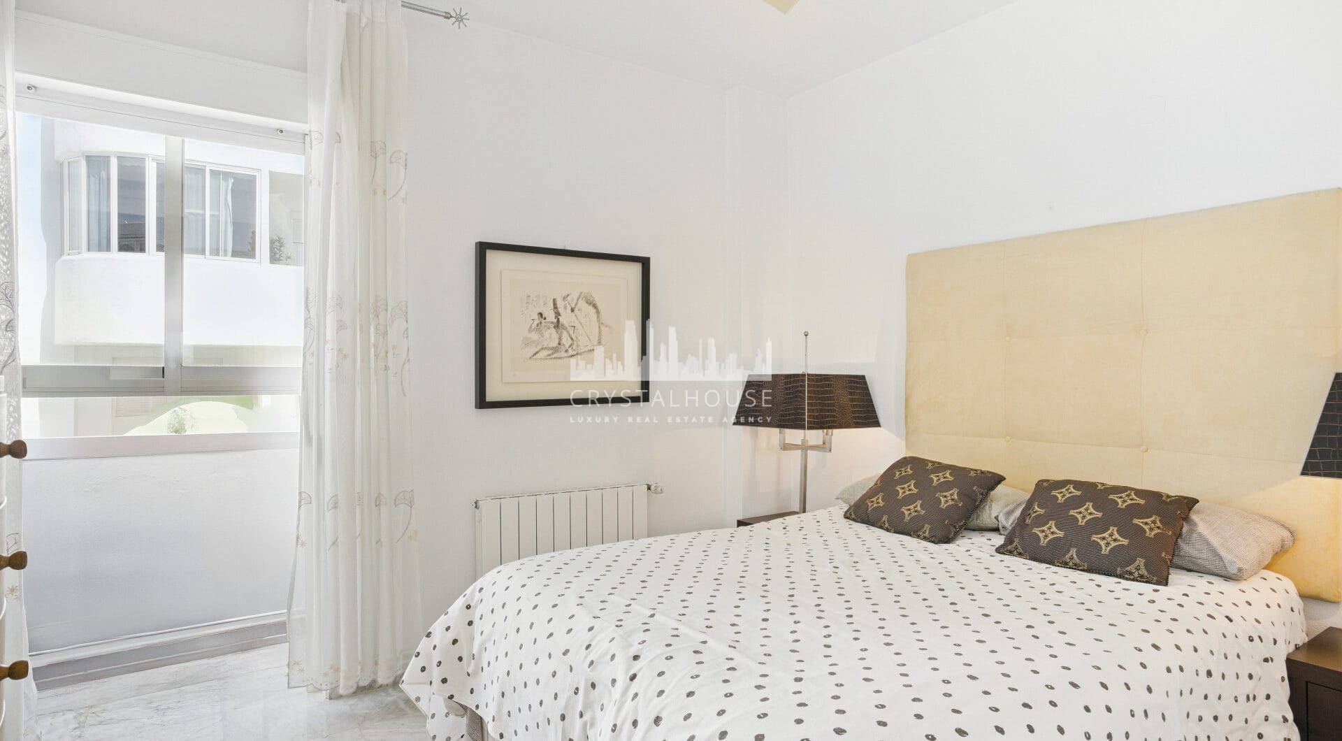 Impressive three bedroom, south facing duplex penthouse in the well-known and gated community Marbella Real
