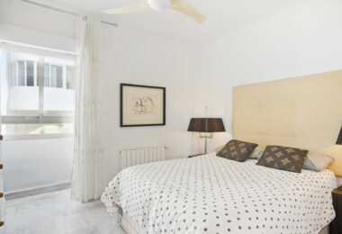 Impressive three bedroom, south facing duplex penthouse in the well-known and gated community Marbella Real