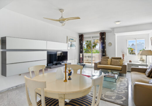 Impressive three bedroom, south facing duplex penthouse in the well-known and gated community Marbella Real