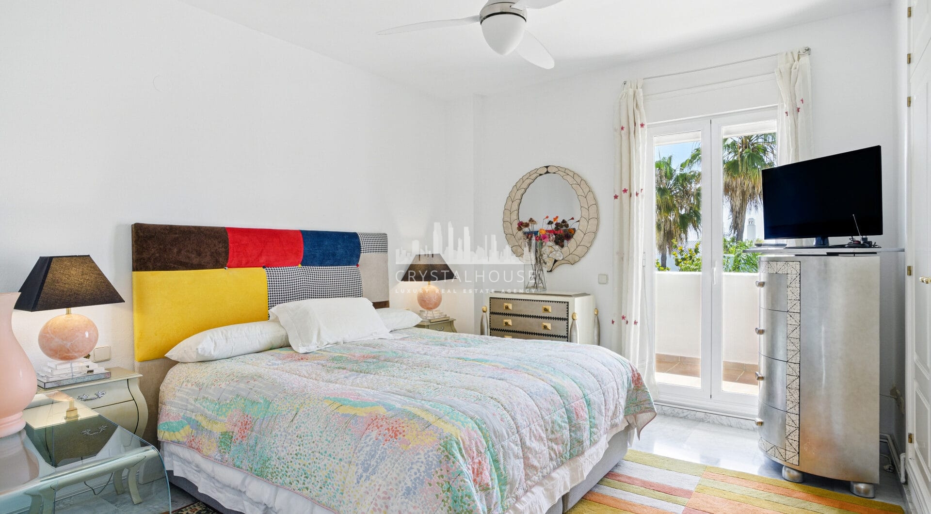 Impressive three bedroom, south facing duplex penthouse in the well-known and gated community Marbella Real