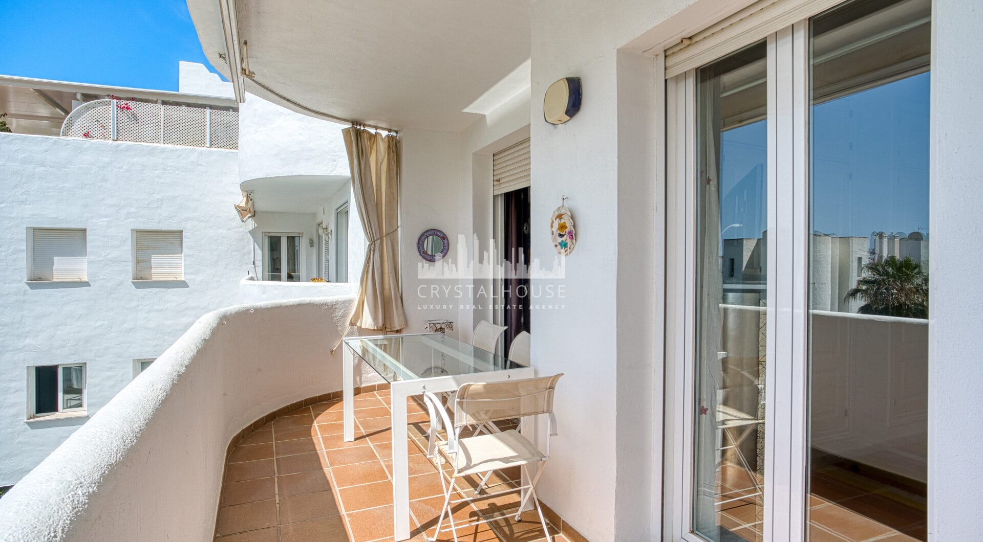 Impressive three bedroom, south facing duplex penthouse in the well-known and gated community Marbella Real