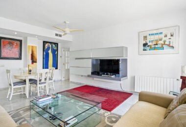 Impressive three bedroom, south facing duplex penthouse in the well-known and gated community Marbella Real
