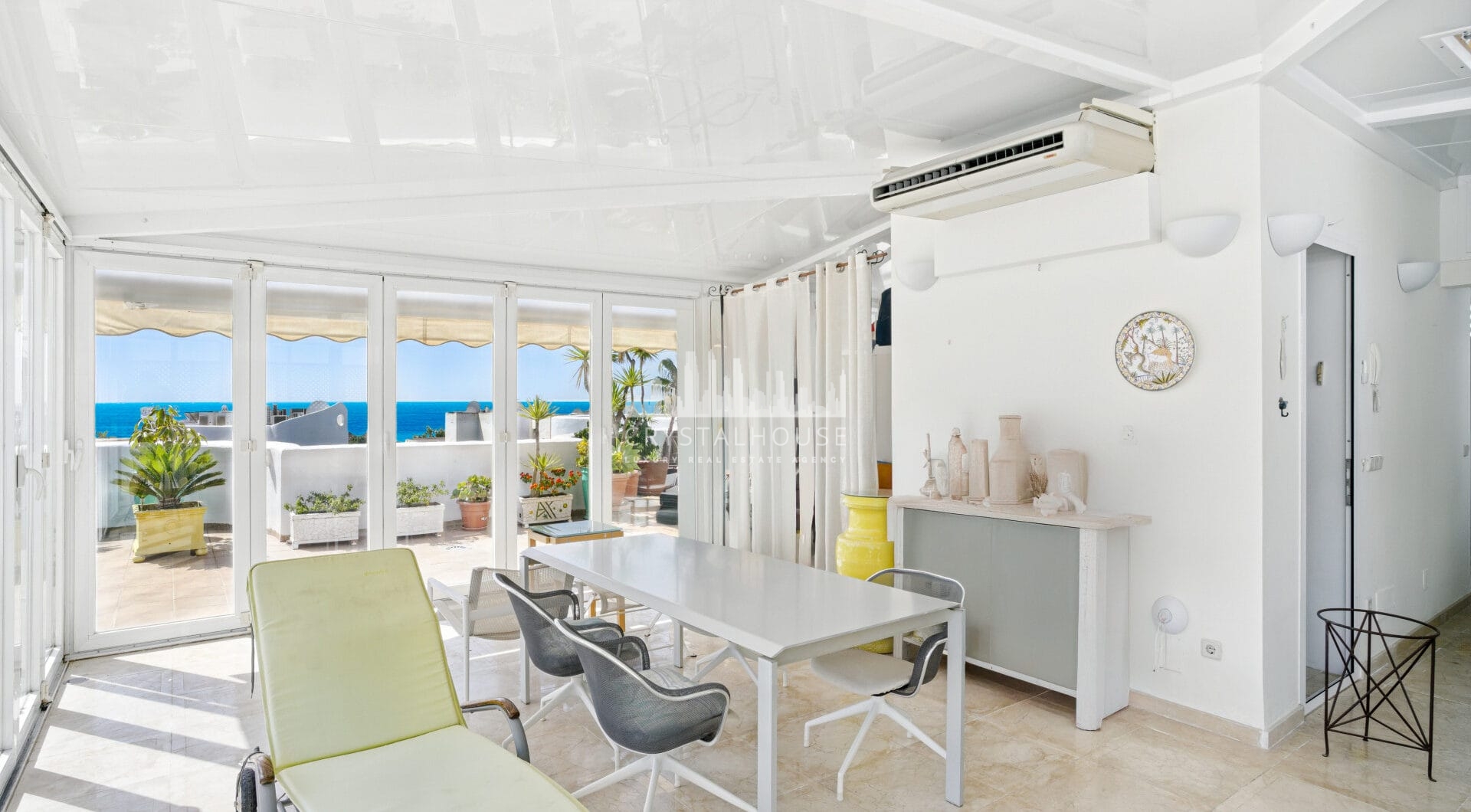 Impressive three bedroom, south facing duplex penthouse in the well-known and gated community Marbella Real
