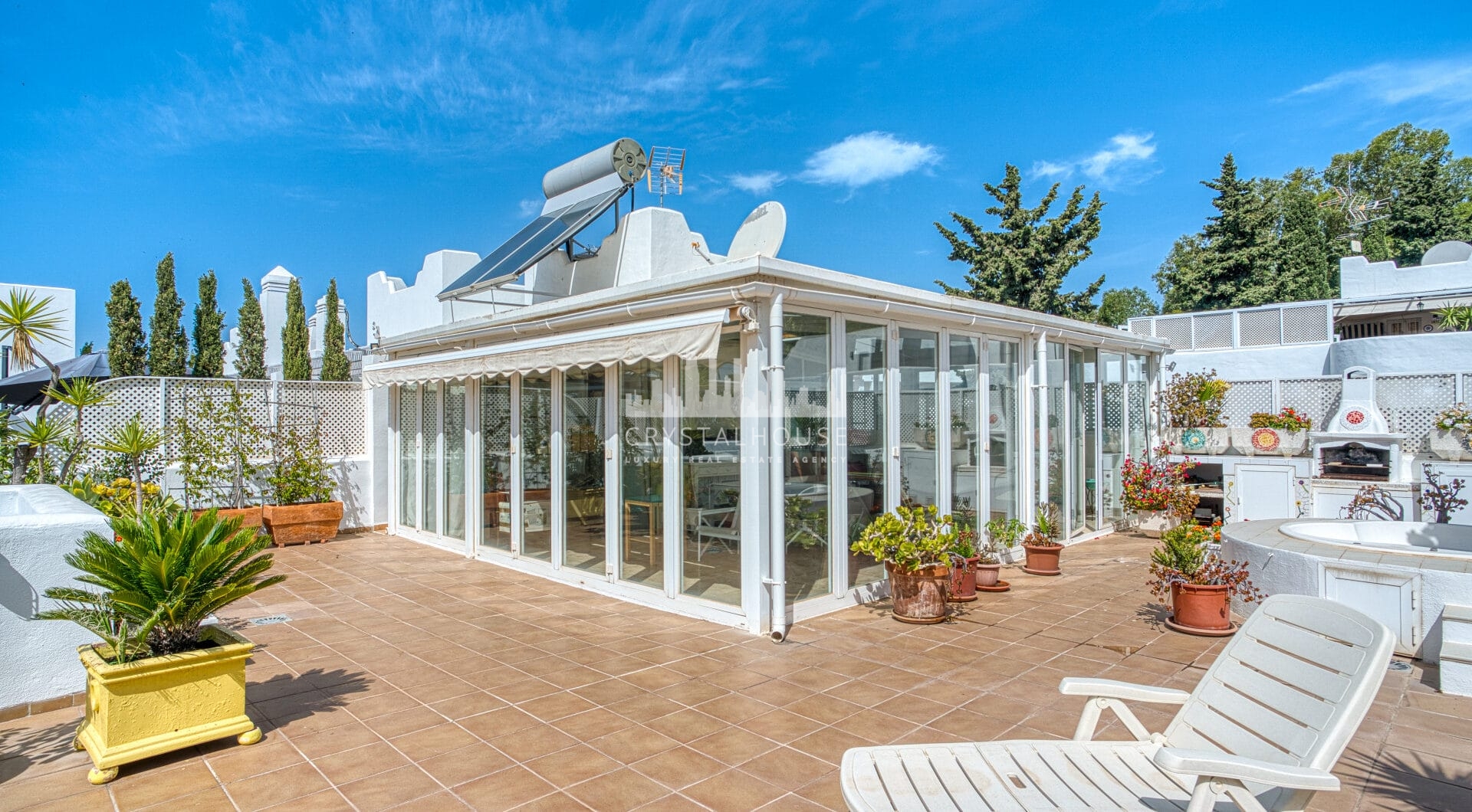 Impressive three bedroom, south facing duplex penthouse in the well-known and gated community Marbella Real