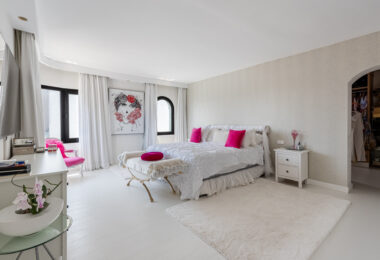 Elegant Penthouse with Breathtaking Views in Coto Real, Marbella’s Golden Mile