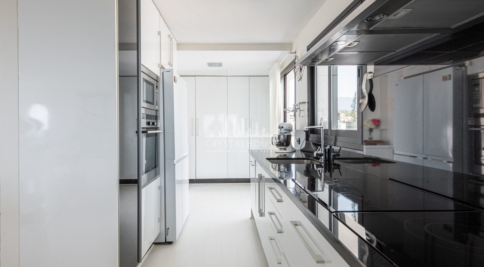 Elegant Penthouse with Breathtaking Views in Coto Real, Marbella’s Golden Mile
