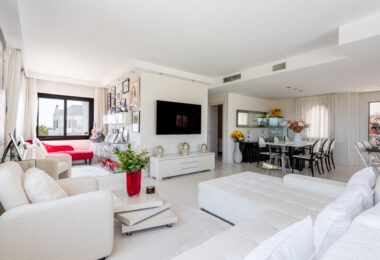 Elegant Penthouse with Breathtaking Views in Coto Real, Marbella’s Golden Mile