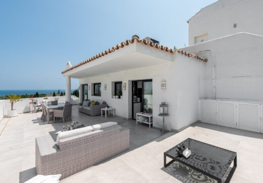 Elegant Penthouse with Breathtaking Views in Coto Real, Marbella’s Golden Mile