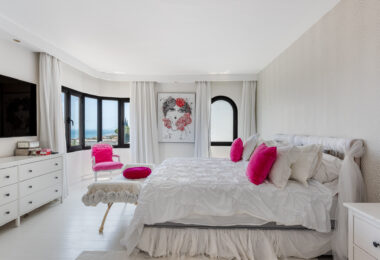 Elegant Penthouse with Breathtaking Views in Coto Real, Marbella’s Golden Mile