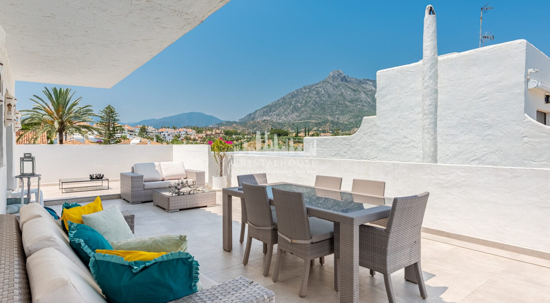 Elegant Penthouse with Breathtaking Views in Coto Real, Marbella’s Golden Mile