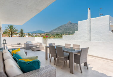 Elegant Penthouse with Breathtaking Views in Coto Real, Marbella’s Golden Mile