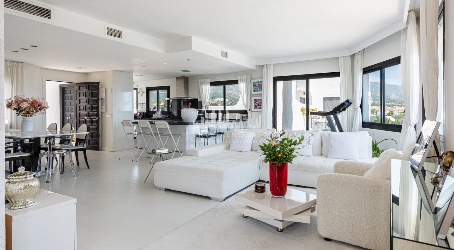 Elegant Penthouse with Breathtaking Views in Coto Real, Marbella’s Golden Mile