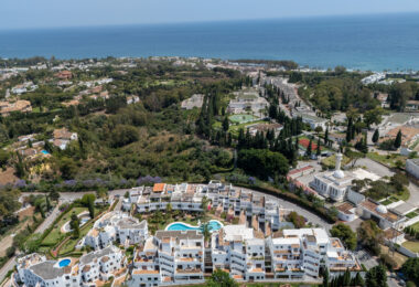 Elegant Penthouse with Breathtaking Views in Coto Real, Marbella’s Golden Mile