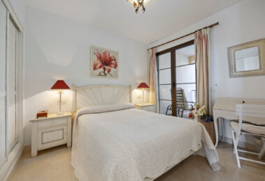 Spacious Townhouse in Los Almendros, Los Arqueros Golf