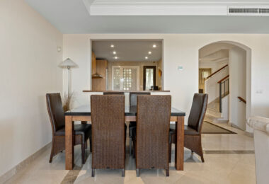 Spacious Townhouse in Los Almendros, Los Arqueros Golf