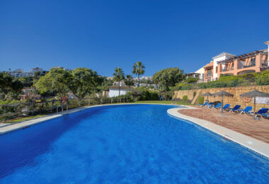 Spacious Townhouse in Los Almendros, Los Arqueros Golf
