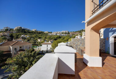 Spacious Townhouse in Los Almendros, Los Arqueros Golf