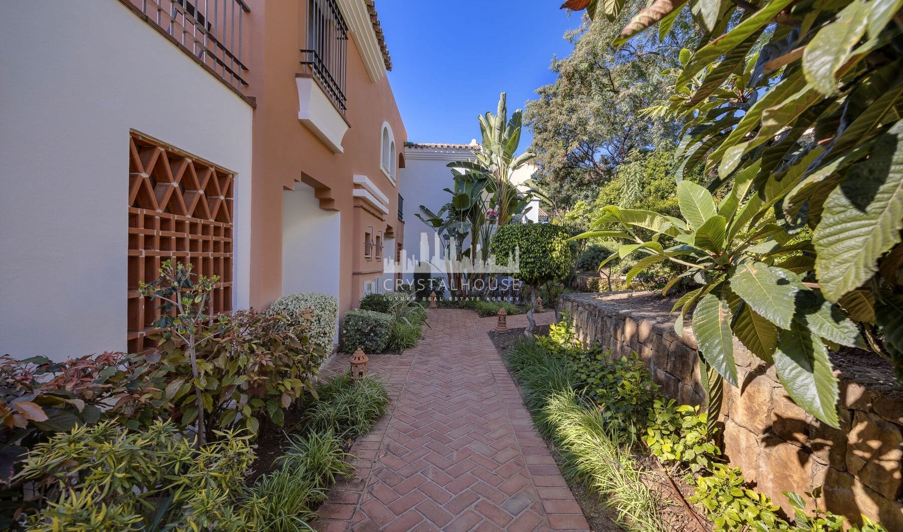 Spacious Townhouse in Los Almendros, Los Arqueros Golf
