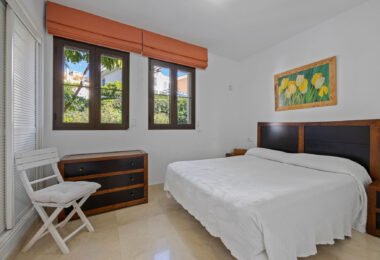 Spacious Townhouse in Los Almendros, Los Arqueros Golf