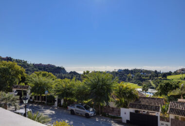 Spacious Townhouse in Los Almendros, Los Arqueros Golf