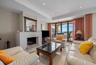 Spacious Townhouse in Los Almendros, Los Arqueros Golf