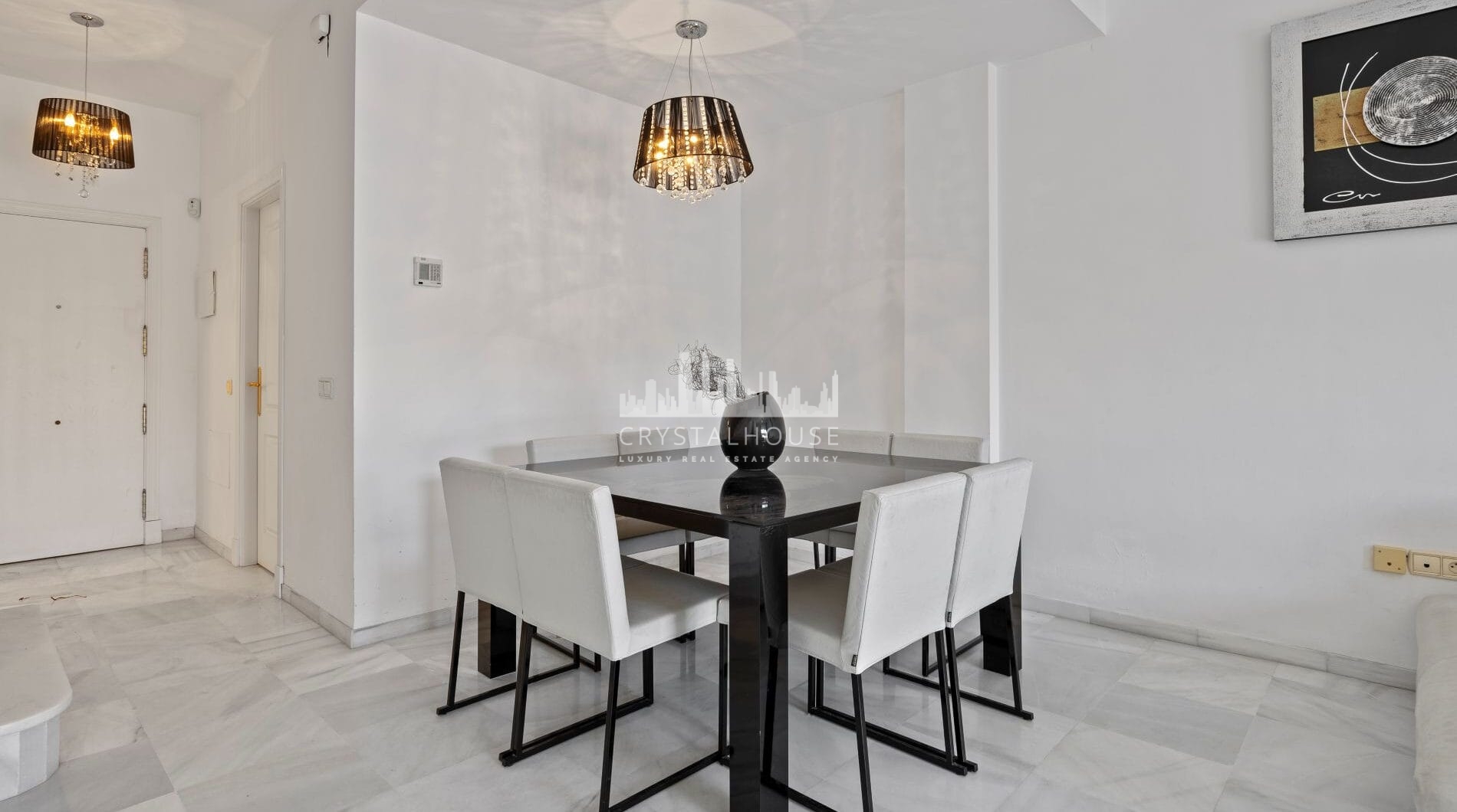Live frontline beach in the exclusive El Saladillo Beach, Estepona