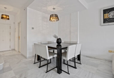 Live frontline beach in the exclusive El Saladillo Beach, Estepona