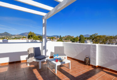 Live frontline beach in the exclusive El Saladillo Beach, Estepona