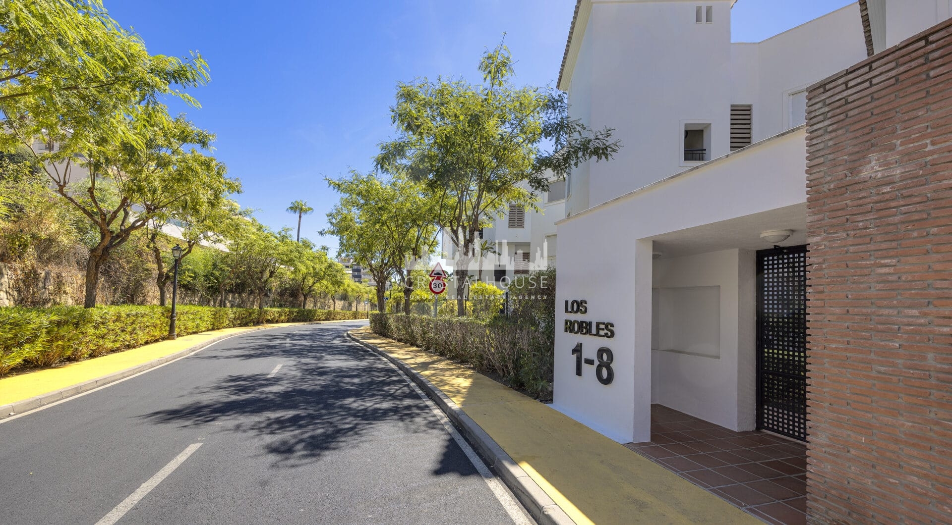 Ground Floor Apartment in Los Arqueros, Benahavís