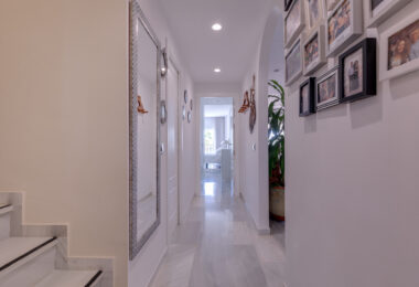 Duplex penthouse with an incredible terrace and panoramic views, in the heart of Puerto Banus