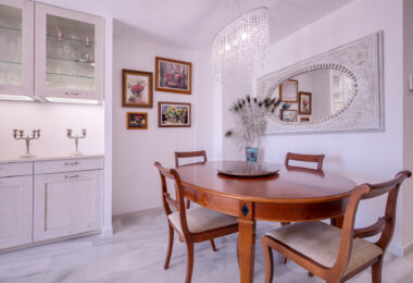 Duplex penthouse with an incredible terrace and panoramic views, in the heart of Puerto Banus