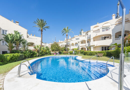 Exceptional Ground Floor Corner Apartment in El Paraíso, Estepona