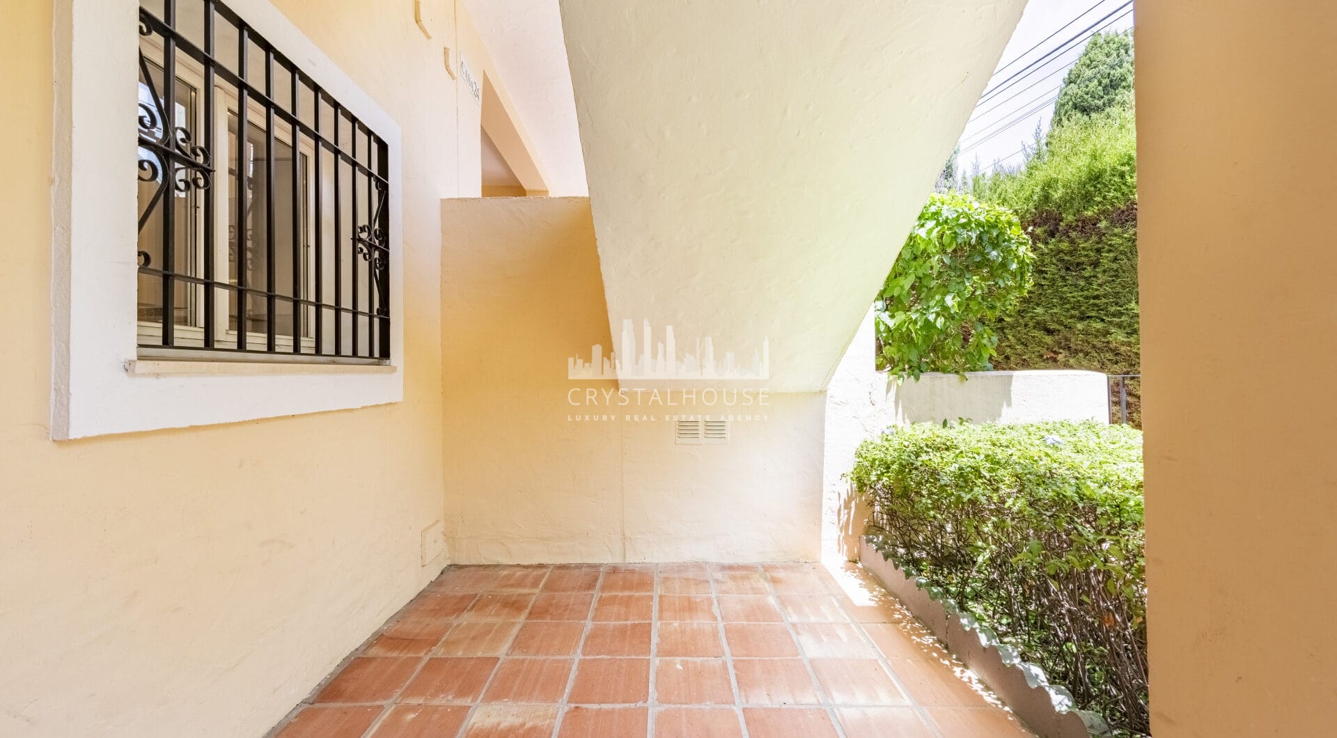 Exceptional Ground Floor Corner Apartment in El Paraíso, Estepona