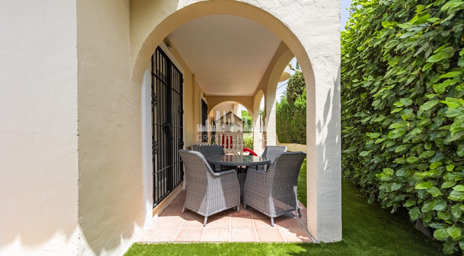 Exceptional Ground Floor Corner Apartment in El Paraíso, Estepona